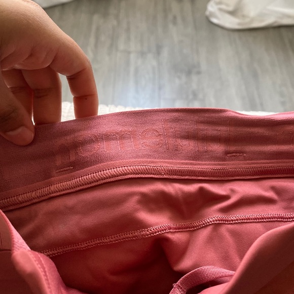 Lululemon - Picture 3 of 4